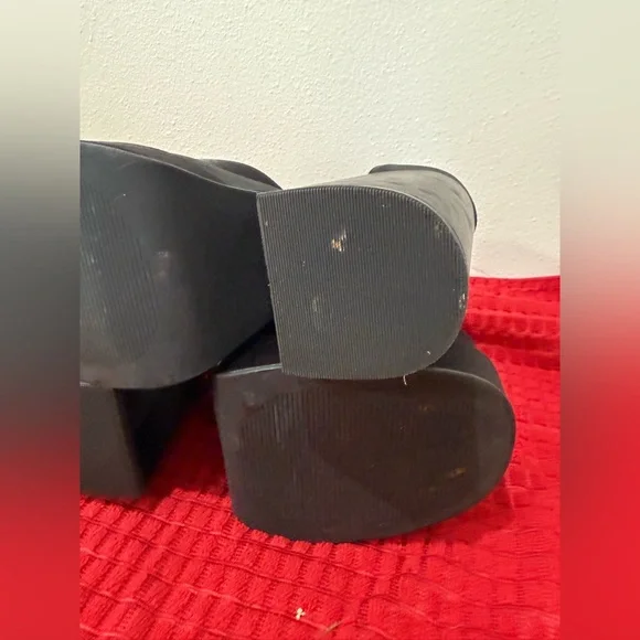 Steve Madden Black Platform Shoes - Picture 9 of 10